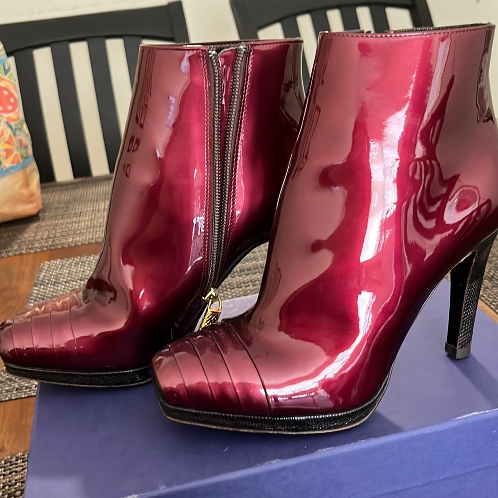 Roberto cavalli patent leather ankle booties